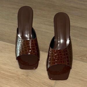 Elegant Brown Women's Slide Sandals